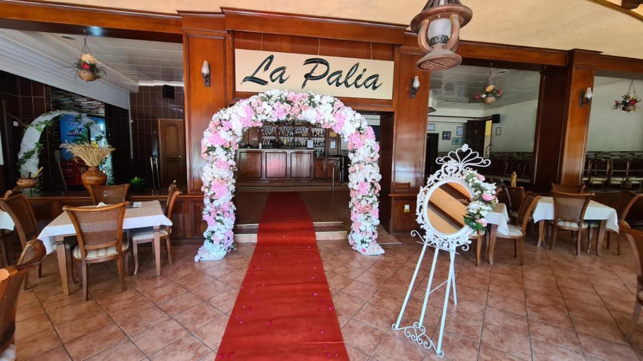 Pensiunea La Palia Яссы Экстерьер фото